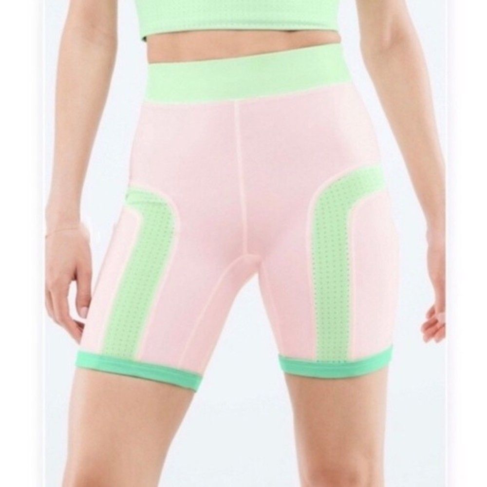 FABLETICS High Waisted Motion 365 Color Block Daydream Shorts